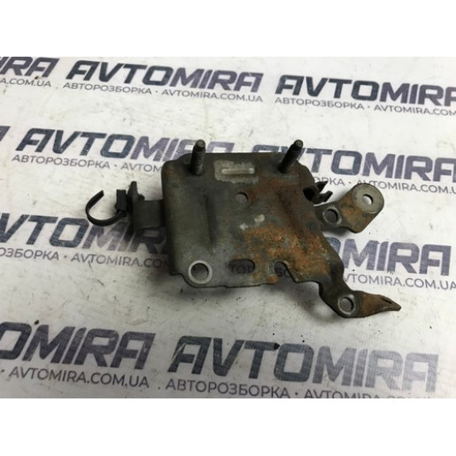Кронштейн клапана турбины  Peugeot 308 Т9 1.6 BLUE HDI 2013-2021 037049